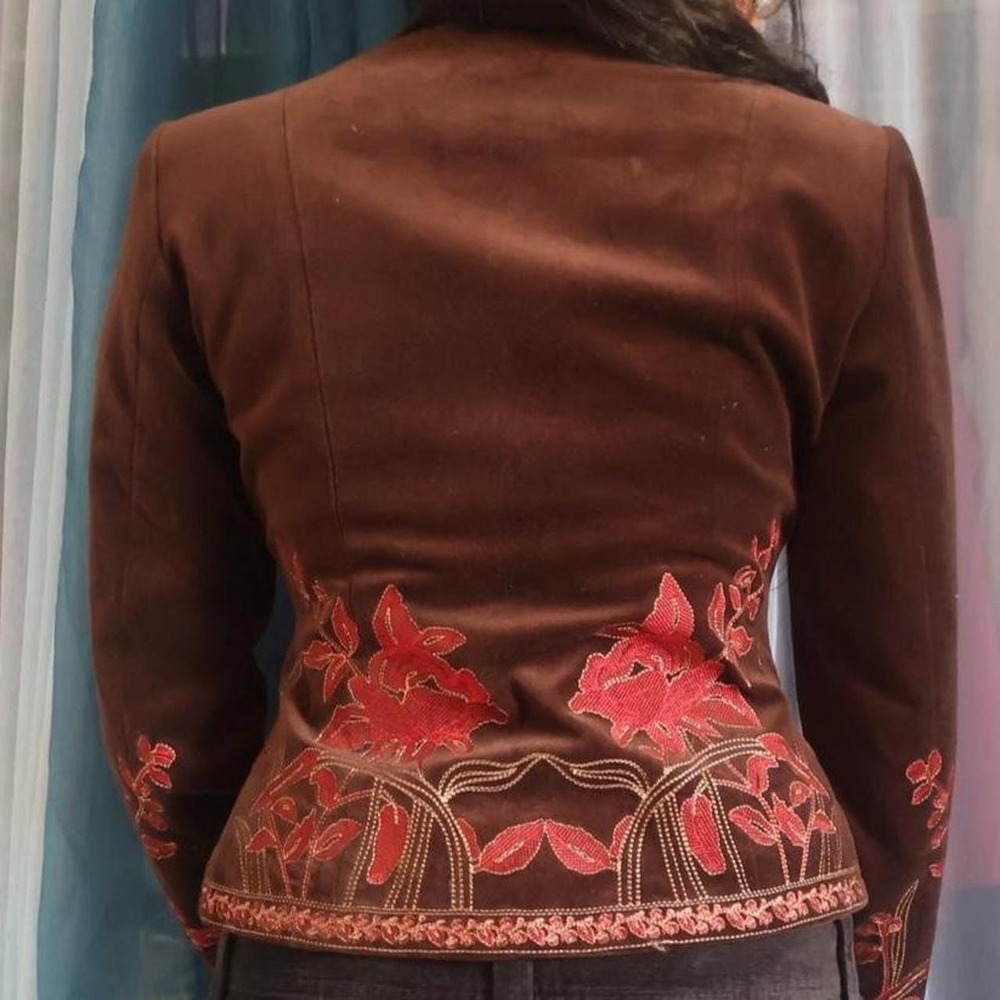 STUNNING Floral Embroidered Brown Velvet Blazer Jacket - Picture 6 of 8